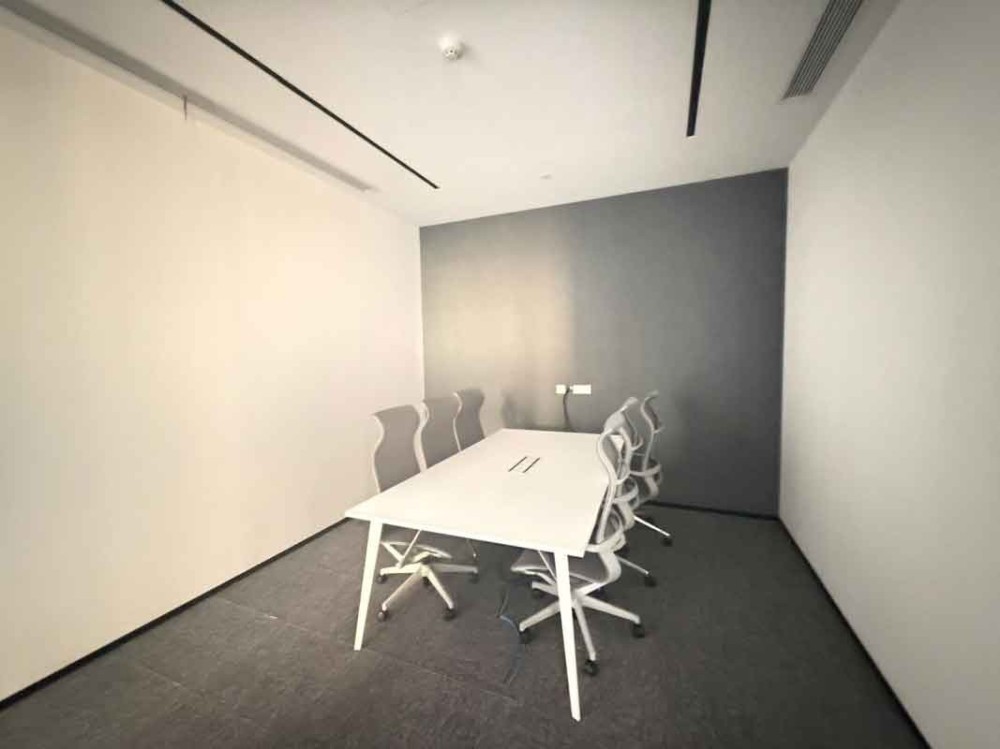 展想中心173平办公室出租